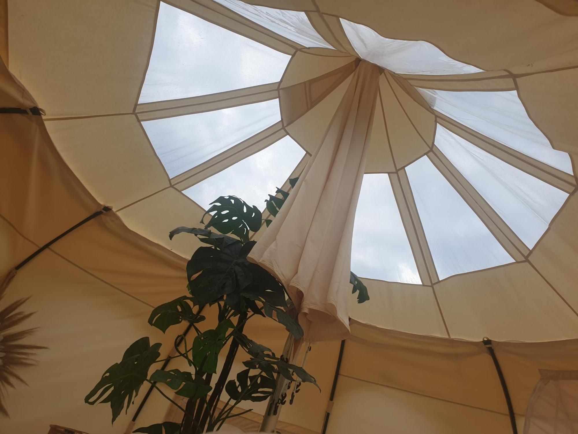 Le Jeklo Hotel Vias Luaran gambar