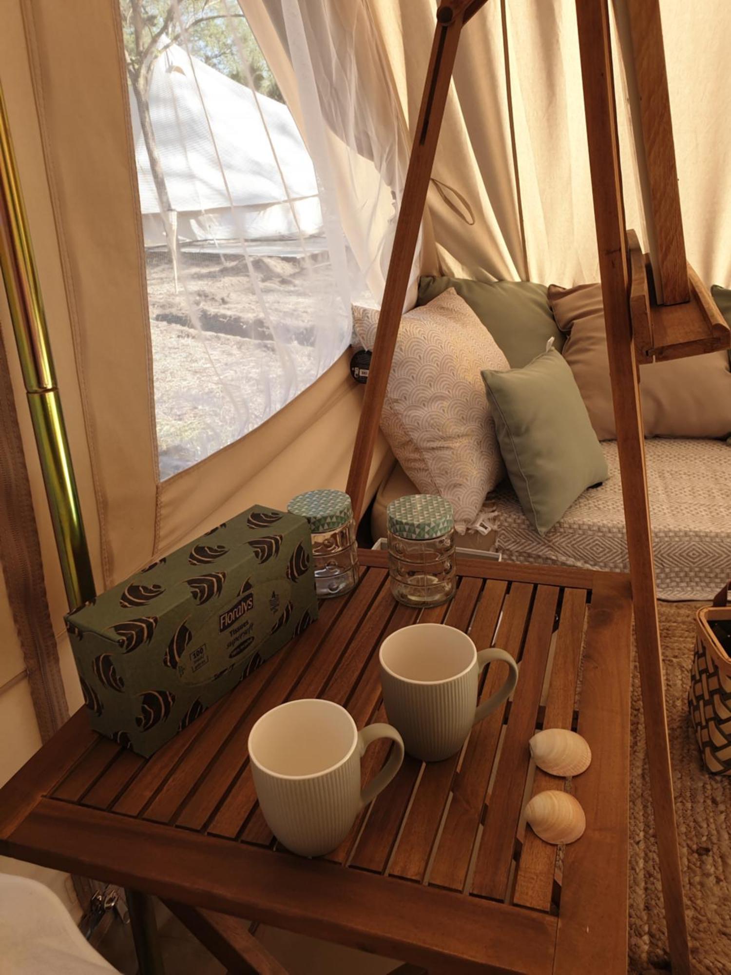 Le Jeklo Hotel Vias Luaran gambar