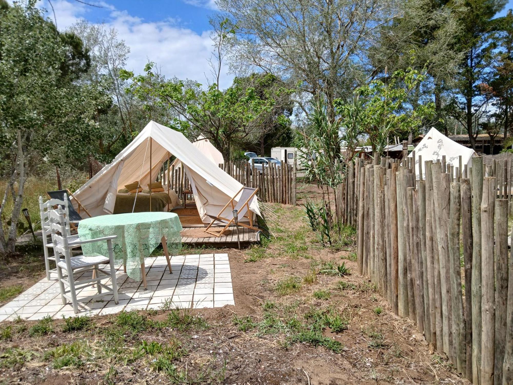 Le Jeklo Hotel Vias Luaran gambar