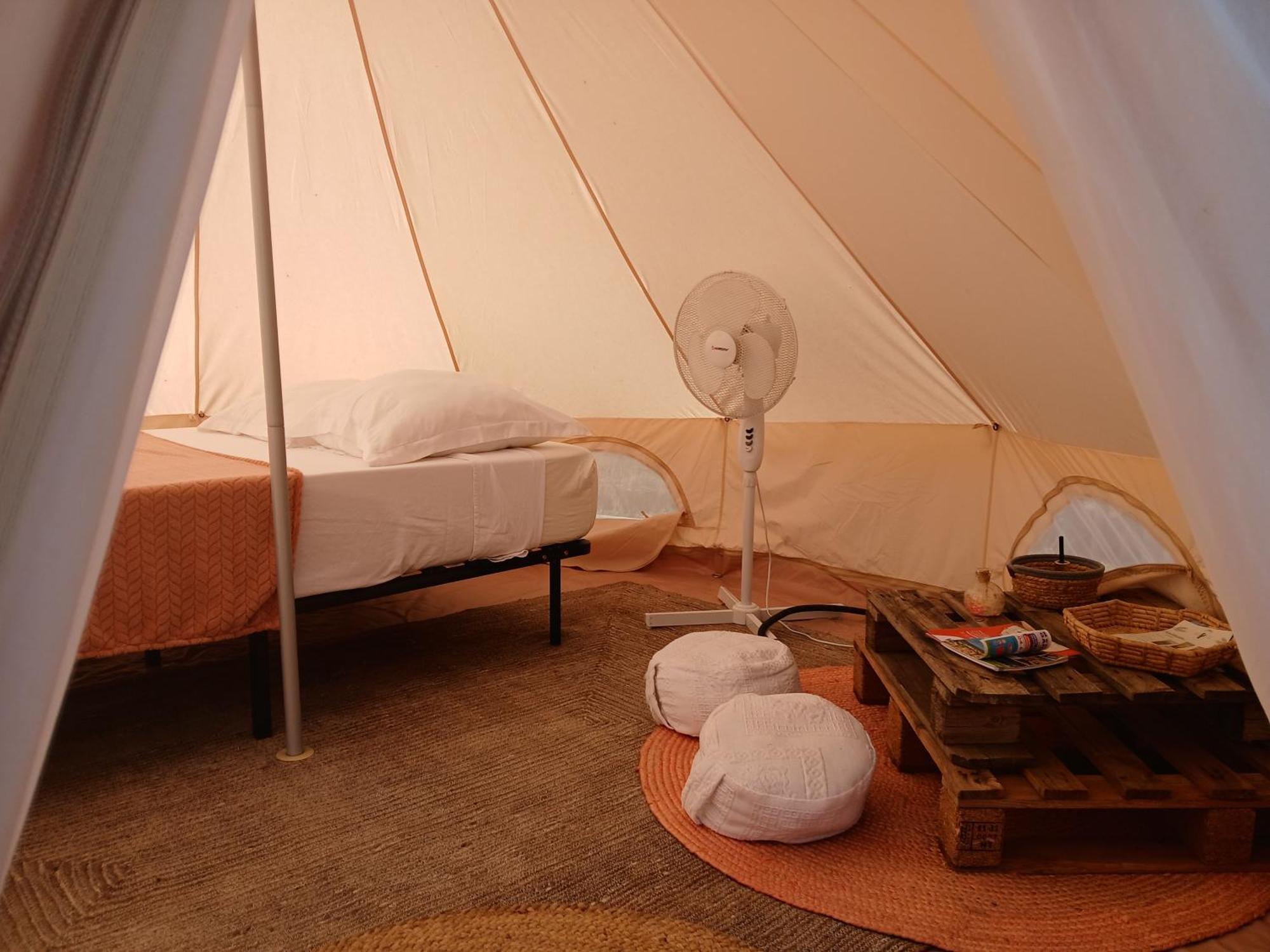 Le Jeklo Hotel Vias Luaran gambar