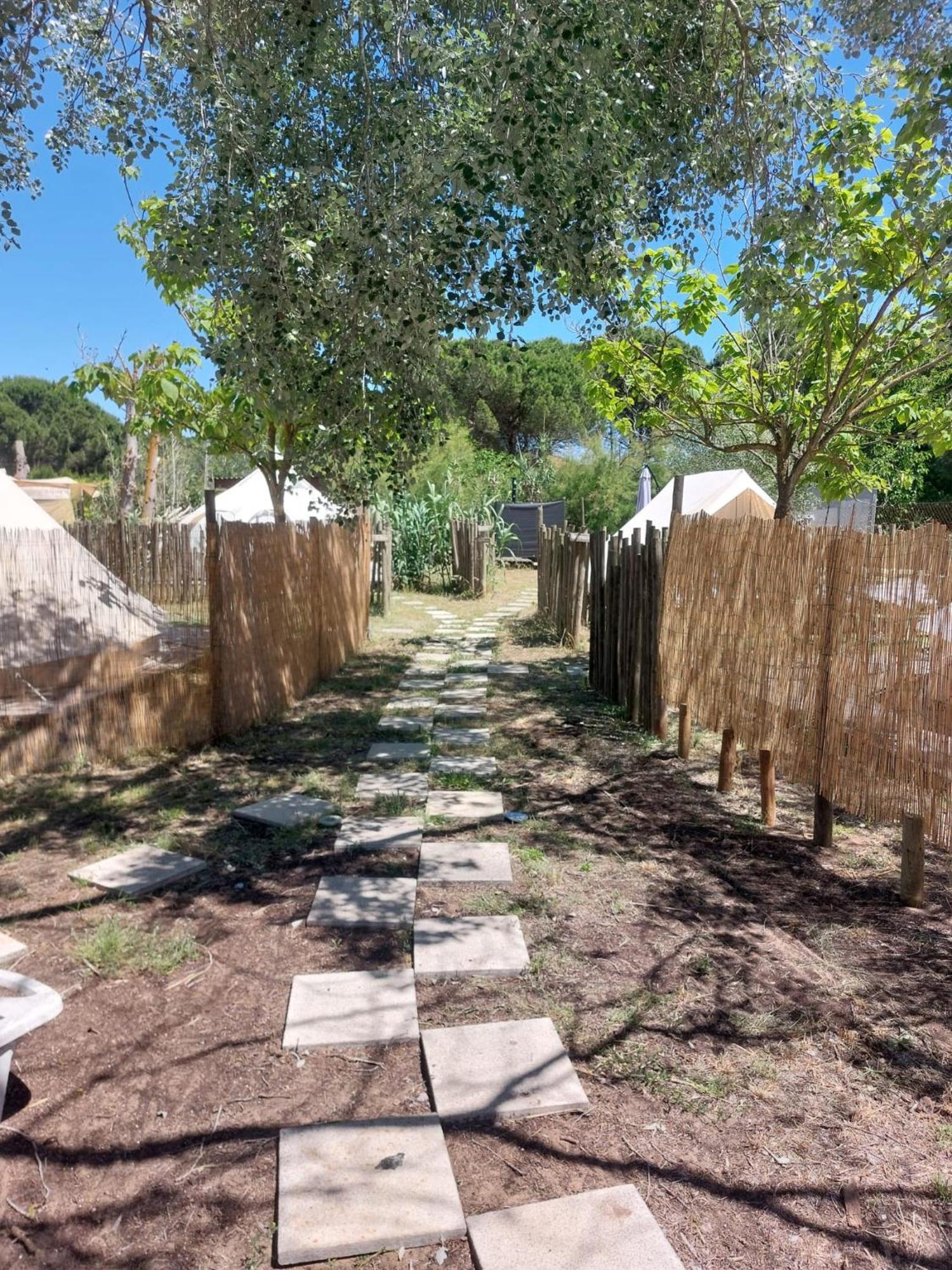 Le Jeklo Hotel Vias Luaran gambar