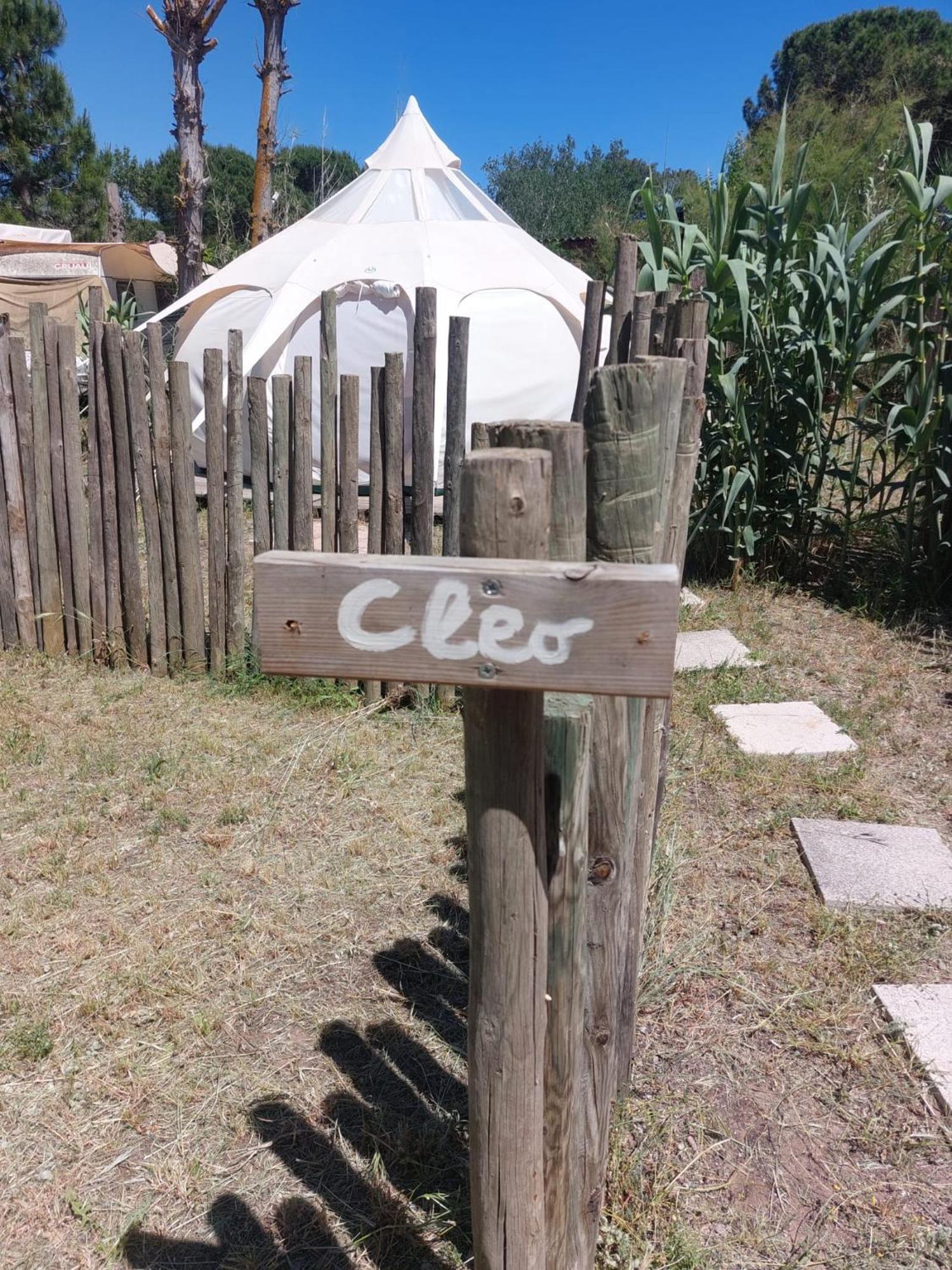 Le Jeklo Hotel Vias Luaran gambar
